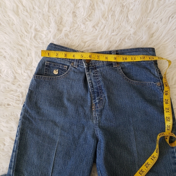Size 8 Gloria Vanderbilt jean capris. - Picture 14 of 15